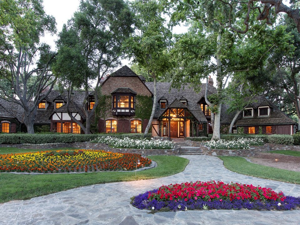 Κανείς δεν θέλει να αγοράσει την «Χώρα του Ποτέ» -Στα άδυτα του βασιλείου του Μάικλ Τζάκσον [εικόνες] | iefimerida.gr 1