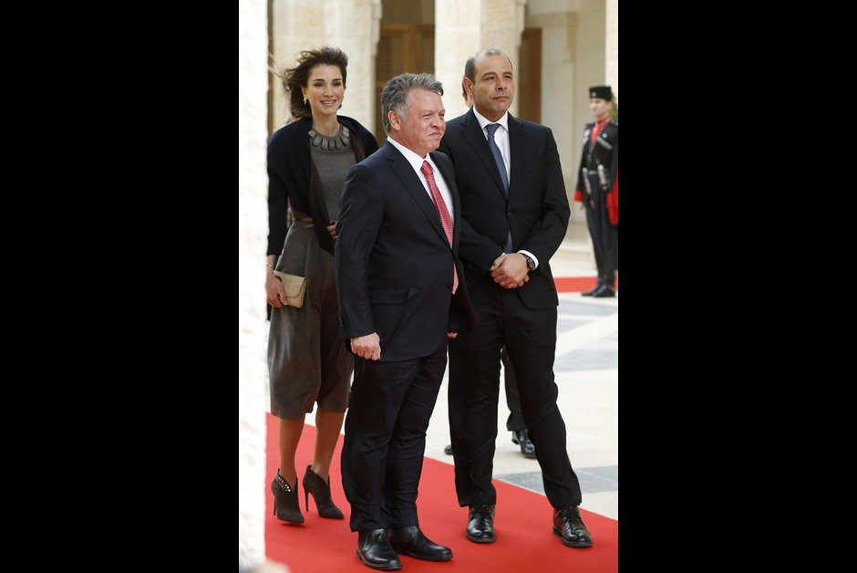 Οταν ο άνεμος σηκώνει τη φούστα της βασίλισσας Ράνια και ο πλανήτης μένει άφωνος [εικόνες] | iefimerida.gr 3