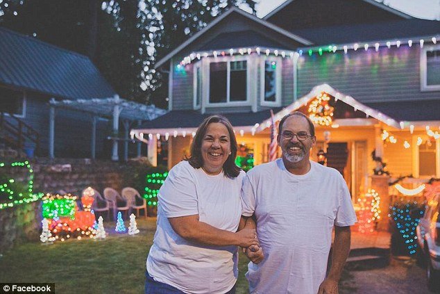 Μία συγκινητική ιστορία ΗΠΑ: Γιόρτασαν τώρα τα Χριστούγεννα γιατί ο γείτονας τους είχε μόλις 15 ημέρες ζωής [εικόνες] | iefimerida.gr 2