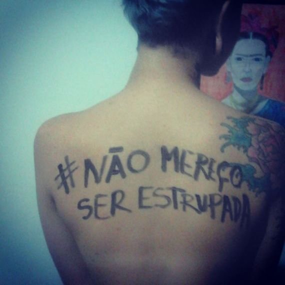 Οι Βραζιλιάνες βγήκαν από τα ρούχα τους για να φωνάξουν «Δεν αξίζω να με βιάσουν» [εικόνες] | iefimerida.gr 8