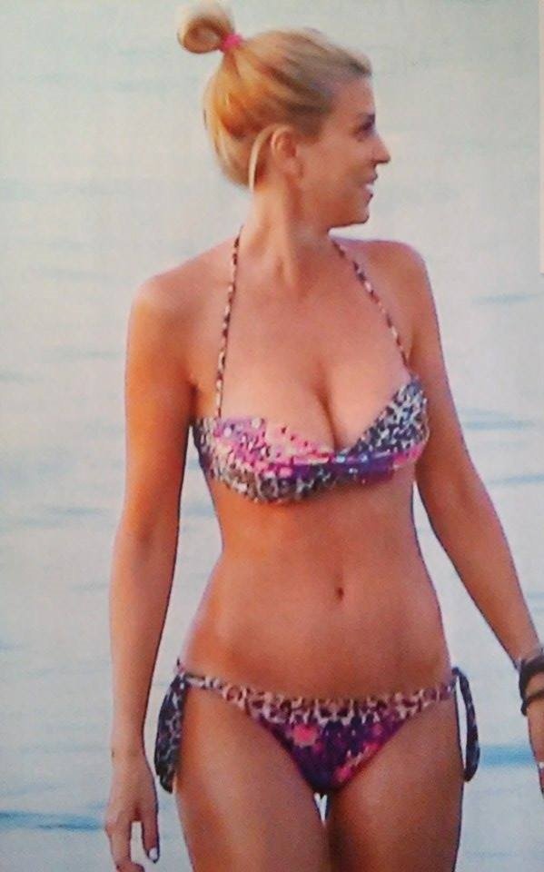 Πιο καυτή από ποτέ η Ελενα Ράπτη με μπικίνι [εικόνες] | iefimerida.gr 0