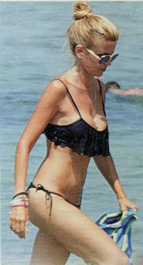 Καλοκαιρινές βουτιές για την Ελενα Ράπτη στη Χαλκιδική [εικόνες] | iefimerida.gr 1