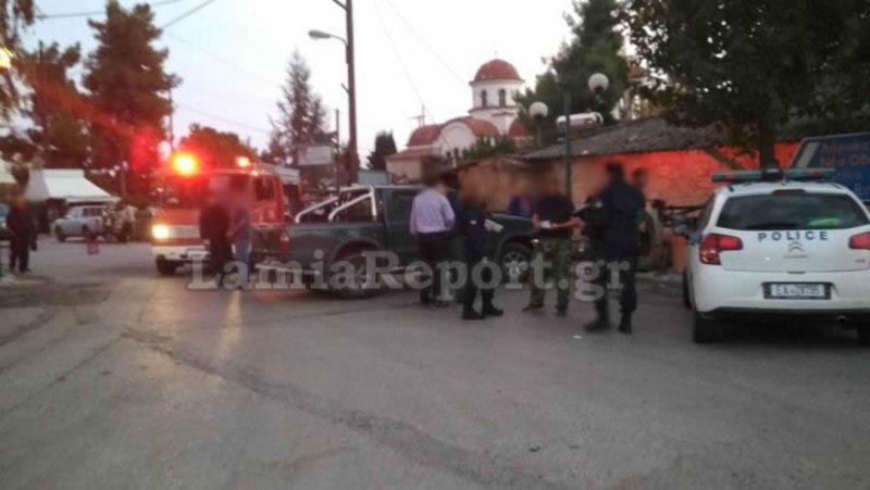 Το αυτοκίνητο καρφώθηκε σε έναν τοίχο παλιού σπιτιού