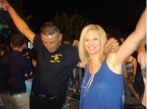 Η Ραχήλ Μακρή ντυμένη... πεταλούδα έγινε ένα με τους συγχωριανούς της στο πανηγύρι του χωριού της και το έριξε στο τσιφτετέλι [βίντεο] | iefimerida.gr 0