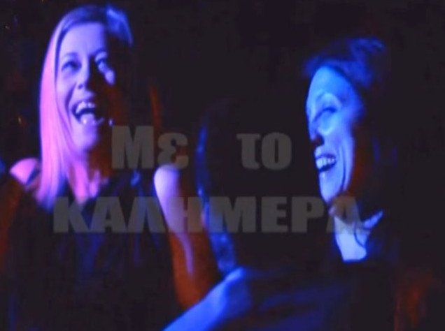 Ραχήλ Μακρή και Ζωή Κωνσταντοπούλου γλεντούν σε μουσική σκηνή [εικόνες] | iefimerida.gr 2