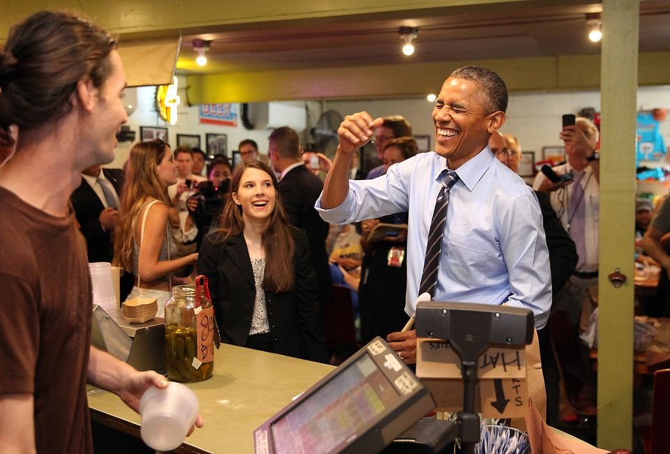 Οταν ο Μπαράκ Ομπάμα συνάντησε μια drag queen και ρώτησε αν είναι γκέι -Ακολούθησε σπαρταριστός διάλογος [εικόνες] | iefimerida.gr 2