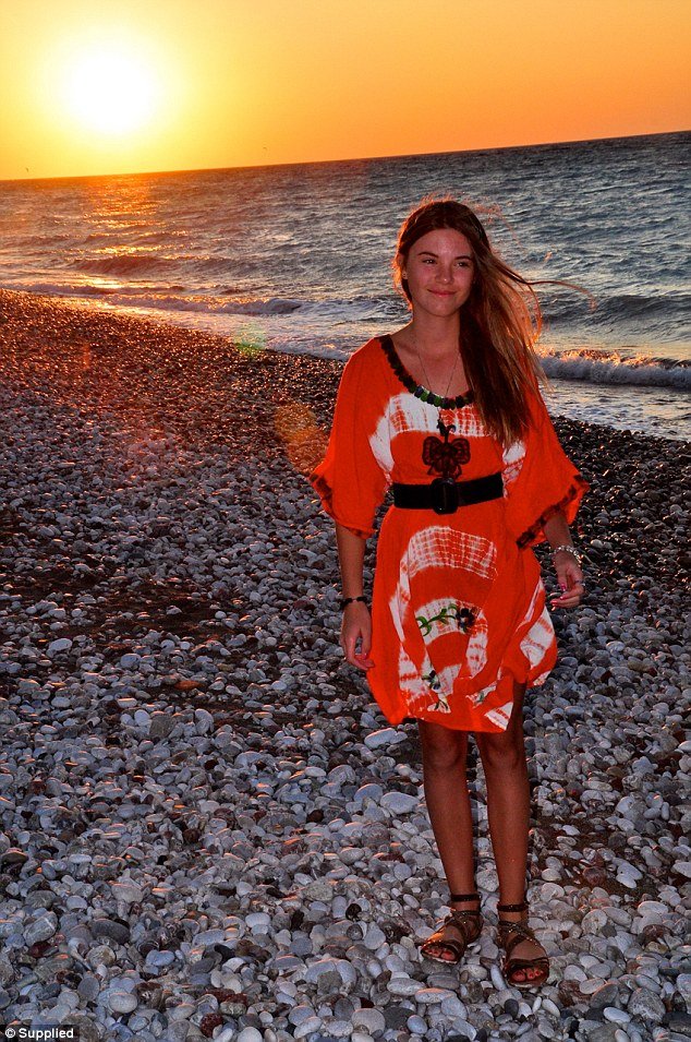 Σταμάτησαν το σχολείο και ταξιδεύουν ανά τον κόσμο -Η εναλλακτική εκπαίδευση που διάλεξαν γονείς για τα παιδιά τους [εικόνες] | iefimerida.gr 13