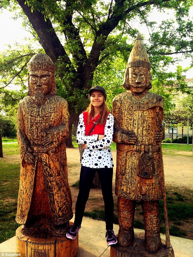 Σταμάτησαν το σχολείο και ταξιδεύουν ανά τον κόσμο -Η εναλλακτική εκπαίδευση που διάλεξαν γονείς για τα παιδιά τους [εικόνες] | iefimerida.gr 1