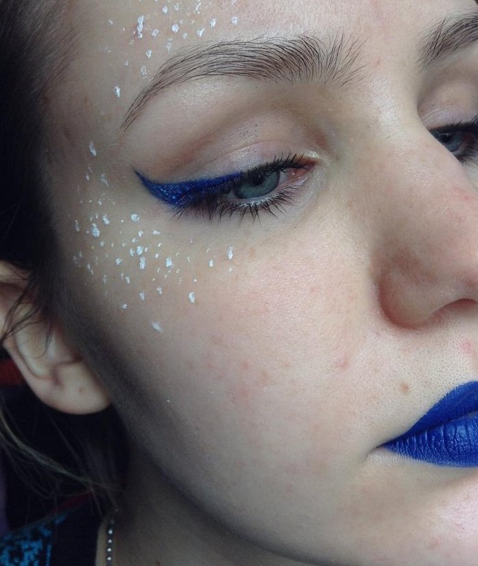 Ψεύτικες χρωματιστές φακίδες -Κι όμως, είναι η νέα τάση στο μακιγιάζ [εικόνες] | iefimerida.gr 2