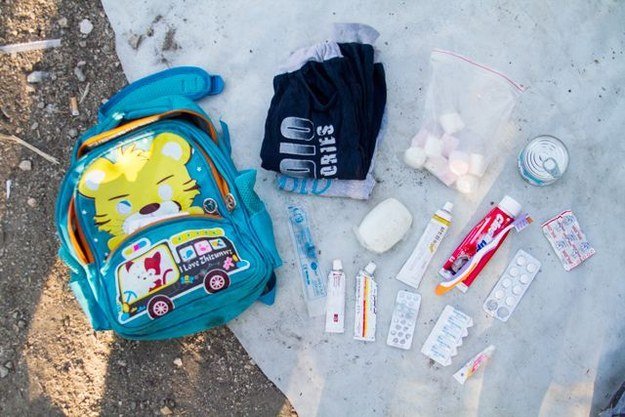 Τι κουβαλούν οι πρόσφυγες μαζί τους -Όλα τους τα υπάρχοντα σε μία τσάντα [εικόνες] | iefimerida.gr 1