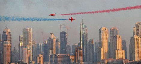 Εναέριο υπερθέαμα στην Αθήνα με τη συμμετοχή των «Red Arrows» της Βρετανικής Αεροπορίας [εικόνες] | iefimerida.gr 2