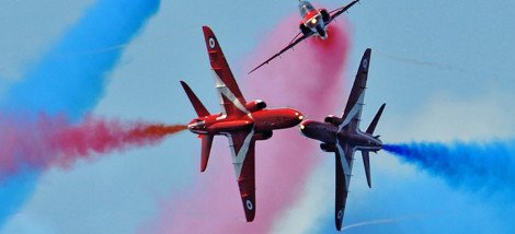 Εναέριο υπερθέαμα στην Αθήνα με τη συμμετοχή των «Red Arrows» της Βρετανικής Αεροπορίας [εικόνες] | iefimerida.gr 5