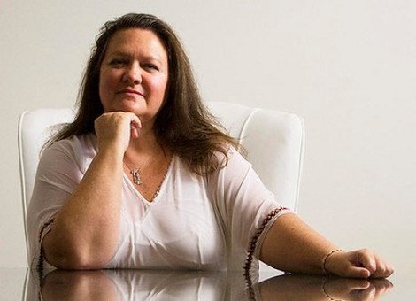 Η πλουσιότερη γυναίκα στον κόσμο κερδίζει 500 ευρώ το δευτερόλεπτο -Οι συμβουλές της για να γίνεις δισεκατομμυριούχος [εικόνες]  | iefimerida.gr 1