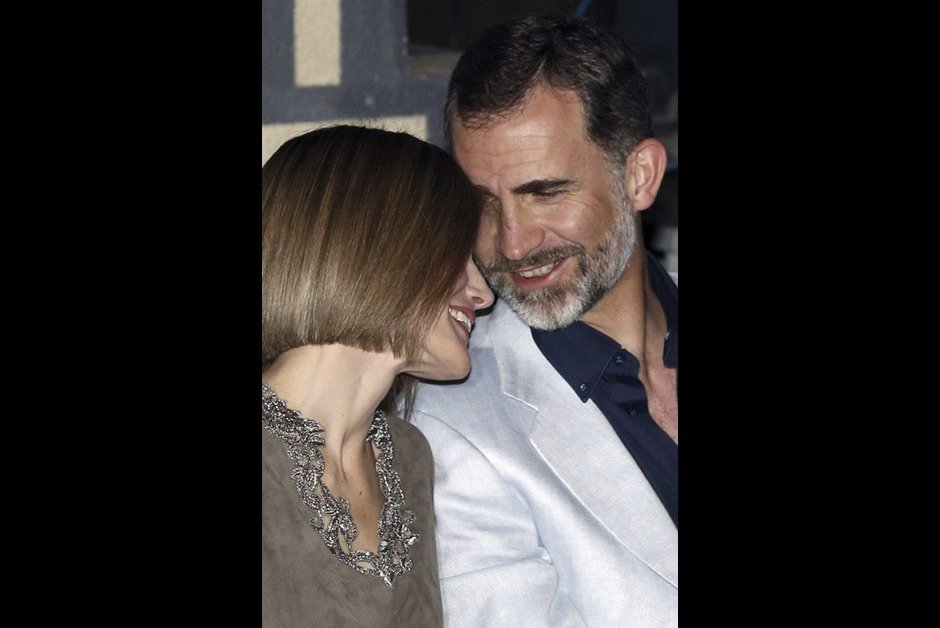 Πρώτη φορά: Η βασίλισσα Λετίσια με μίνι φόρεμα, καταπλήσσει [εικόνες] | iefimerida.gr 7