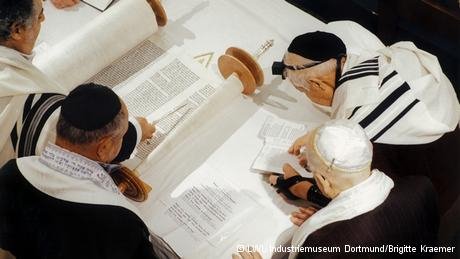 Oλες οι θρησκείες μαζί -Εκθεση για την θρησκευτική ανοχή στη Γερμανία [εικόνες] | iefimerida.gr 0