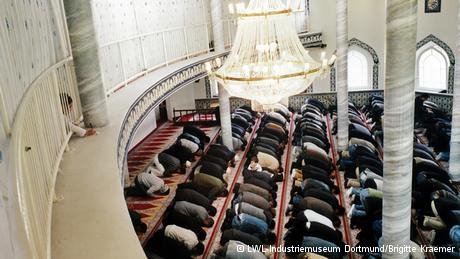 Oλες οι θρησκείες μαζί -Εκθεση για την θρησκευτική ανοχή στη Γερμανία [εικόνες] | iefimerida.gr 1