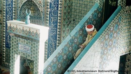 Oλες οι θρησκείες μαζί -Εκθεση για την θρησκευτική ανοχή στη Γερμανία [εικόνες] | iefimerida.gr 2