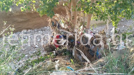  Πανικός στο Ιλιον -Αυτοσχέδια αναχώματα φτιάχνουν οι κάτοικοι για να προστατευθούν από τη βροχή [εικόνες] | iefimerida.gr 5