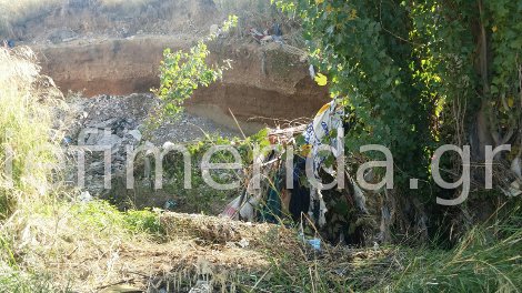  Πανικός στο Ιλιον -Αυτοσχέδια αναχώματα φτιάχνουν οι κάτοικοι για να προστατευθούν από τη βροχή [εικόνες] | iefimerida.gr 6