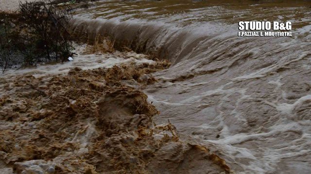 Φούσκωσαν και πάλι τα ρέματα στο Ναύπλιο [εικόνες & βίντεο] | iefimerida.gr 2