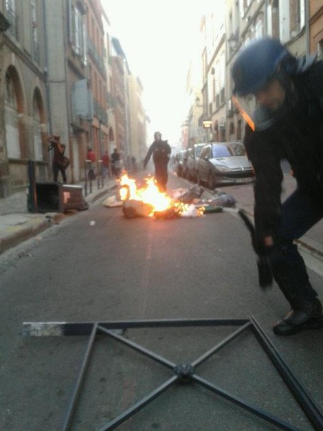 «Κάηκε» η Γαλλία: Πέντε τραυματίες στη διαμαρτυρία για τον θάνατο διαδηλωτή [βίντεο & εικόνες] | iefimerida.gr 4