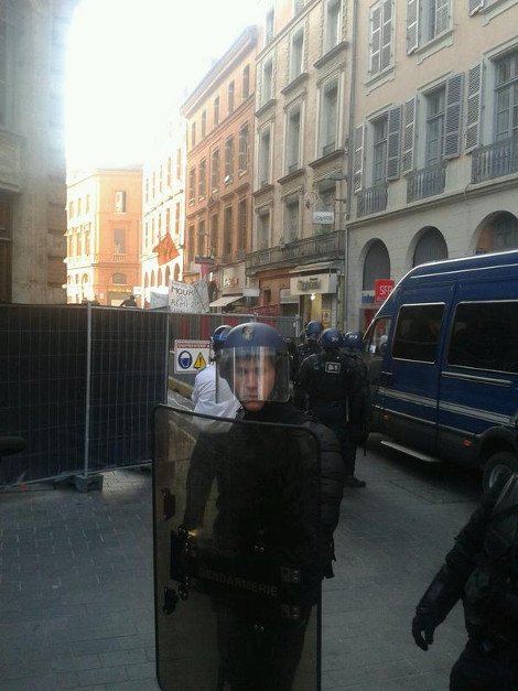 «Κάηκε» η Γαλλία: Πέντε τραυματίες στη διαμαρτυρία για τον θάνατο διαδηλωτή [βίντεο & εικόνες] | iefimerida.gr 5