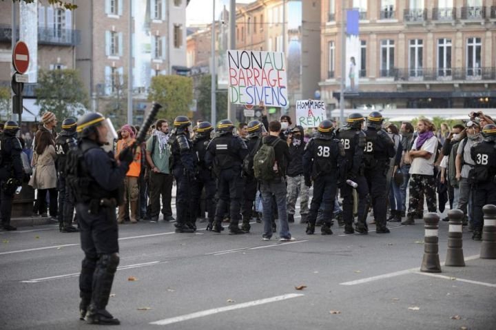 Οργή και βίαια επεισόδια στη Γαλλία για τον θάνατο 21χρονου διαδηλωτή -Συγκρούσεις όλη τη νύχτα σε 6 πόλεις [εικόνες] | iefimerida.gr 4