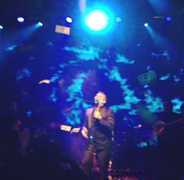 Λεφτά υπάρχουν: Εραναν με δολάρια τον Ρέμο οι ομογενείς [εικόνες] | iefimerida.gr 0