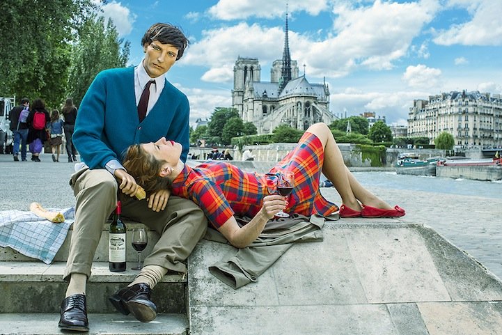 H γεροντοκόρη που γυρίζει όλο τον κόσμο με τον «τέλειο» σύζυγο -Ενα πρότζεκτ για τα στερεότυπα των ανύπαντρων γυναικών [εικόνες] | iefimerida.gr 1