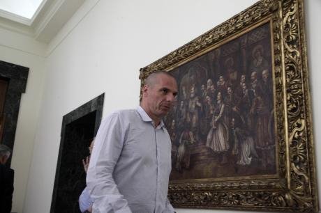 Μυστήριο: Τι συζήτησαν Βαρουφάκης-Δραγασάκης στους διαδρόμους της βουλής [εικόνες] | iefimerida.gr 4