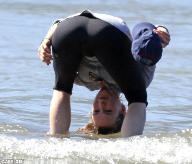 Η Renee Zellweger δεν μπορεί πια να γελάσει [εικόνες] | iefimerida.gr 2