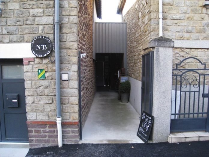 Ανοιξε εστιατόριο στο σαλόνι του σπιτιού της -Απόλυτη πρωτοτυπία [εικόνες] | iefimerida.gr 0