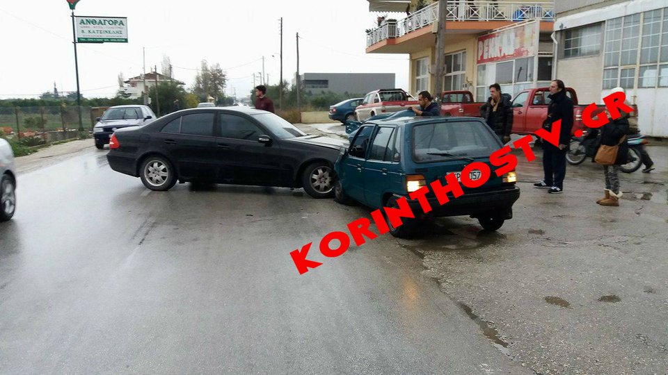 Κορινθία: Σοβαρό τροχαίο με δύο τραυματίες -Στο ένα ΙΧ επέβαινε ο Ρένος Χαραλαμπίδης [εικόνες] | iefimerida.gr 1