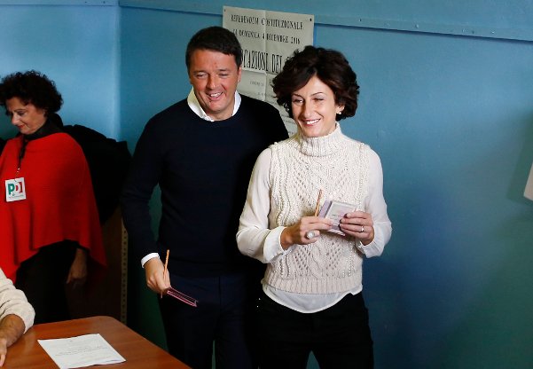 Ο Ματέο Ρέντσι πήγε να ψηφίσει χωρίς ταυτότητα -«Ελπίζω να ξέρετε ποιος είμαι» [εικόνες & βίντεο] | iefimerida.gr 1