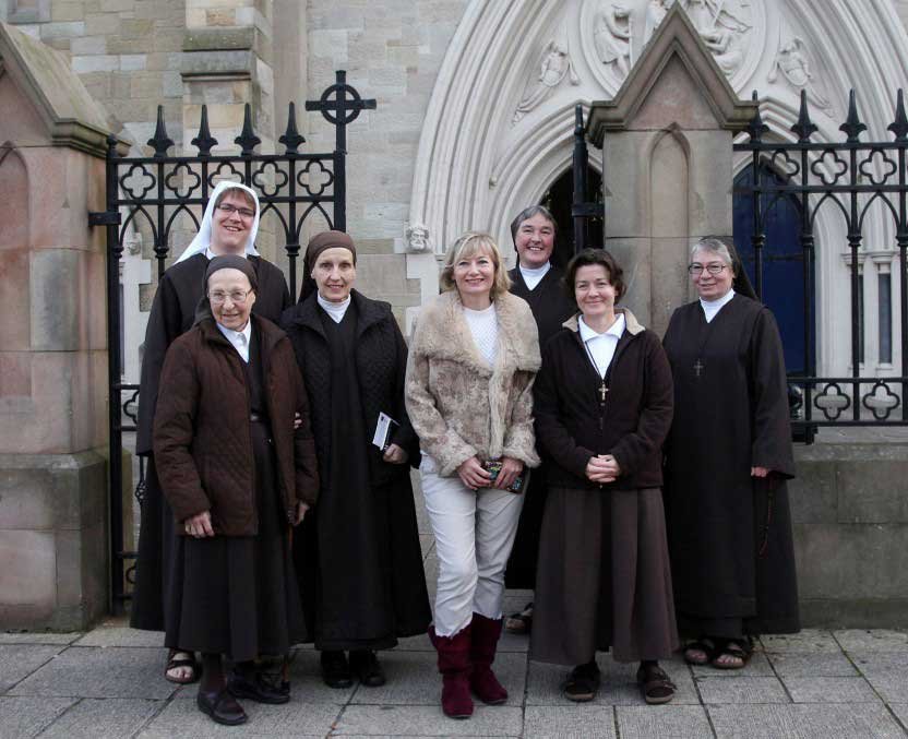 Δημοσιογράφος εγκατέλειψε το BBC για να γίνει καλόγρια [εικόνες] | iefimerida.gr 0