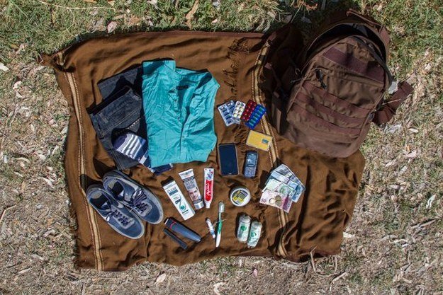 Τι κουβαλούν οι πρόσφυγες μαζί τους -Όλα τους τα υπάρχοντα σε μία τσάντα [εικόνες] | iefimerida.gr 9