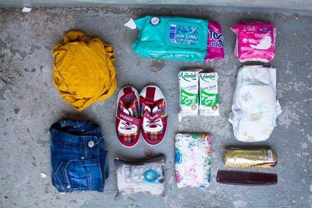Τι κουβαλούν οι πρόσφυγες μαζί τους -Όλα τους τα υπάρχοντα σε μία τσάντα [εικόνες] | iefimerida.gr 7