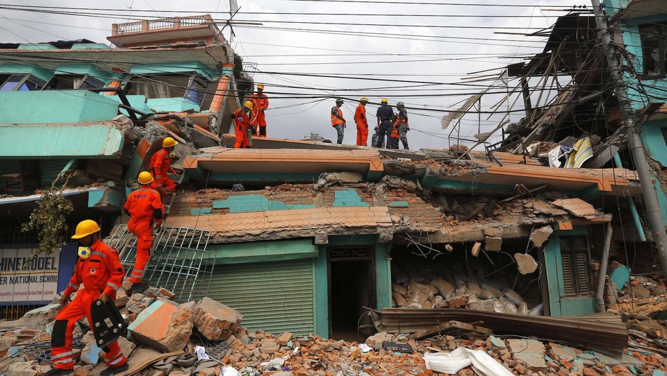 Η διεθνής βοήθεια καταφθάνει στο «πληγωμένο» Νεπάλ -1 εκατομμύριο παιδιά επλήγησαν [εικόνες] | iefimerida.gr 0