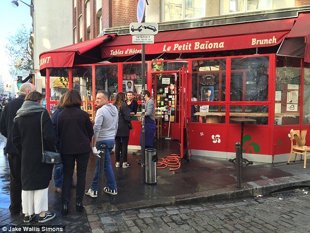 Ο «ήρωας» του Παρισιού - Εχασε τη ζωή του προσπαθώντας να σώσει μια άγνωστη γυναίκα [εικόνες] | iefimerida.gr 3