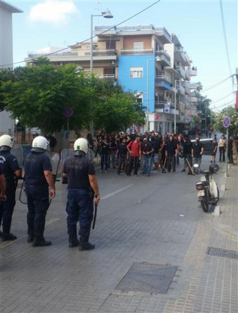 Eκρυθμη η κατάσταση στο Ρέθυμνο -Ενταση και δακρυγόνα σε πορεία για το μεταναστευτικό [εικόνες & βίντεο] | iefimerida.gr 1