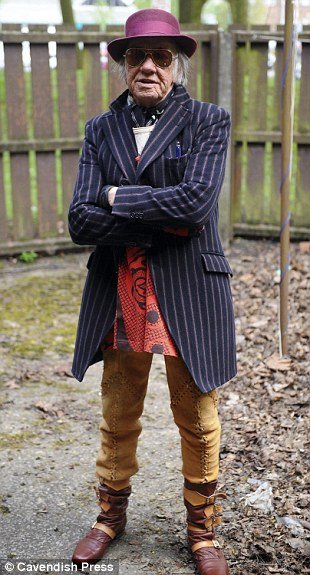 Fashion icon ετών 70- Ο πιο τρέντι συνταξιούχος ντύνεται με εκκεντρικά σύνολα και προκαλεί [εικόνες] | iefimerida.gr 2