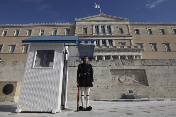 Το Reuters ακολουθεί τα βήματα των τσολιάδων της Προεδρικής φρουράς -«Το κόσμημα του ελληνικού στρατού» [εικόνες] | iefimerida.gr 1