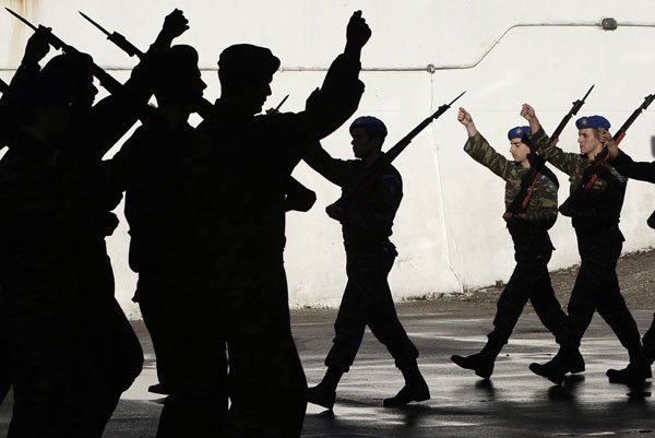 Το Reuters ακολουθεί τα βήματα των τσολιάδων της Προεδρικής φρουράς -«Το κόσμημα του ελληνικού στρατού» [εικόνες] | iefimerida.gr 2