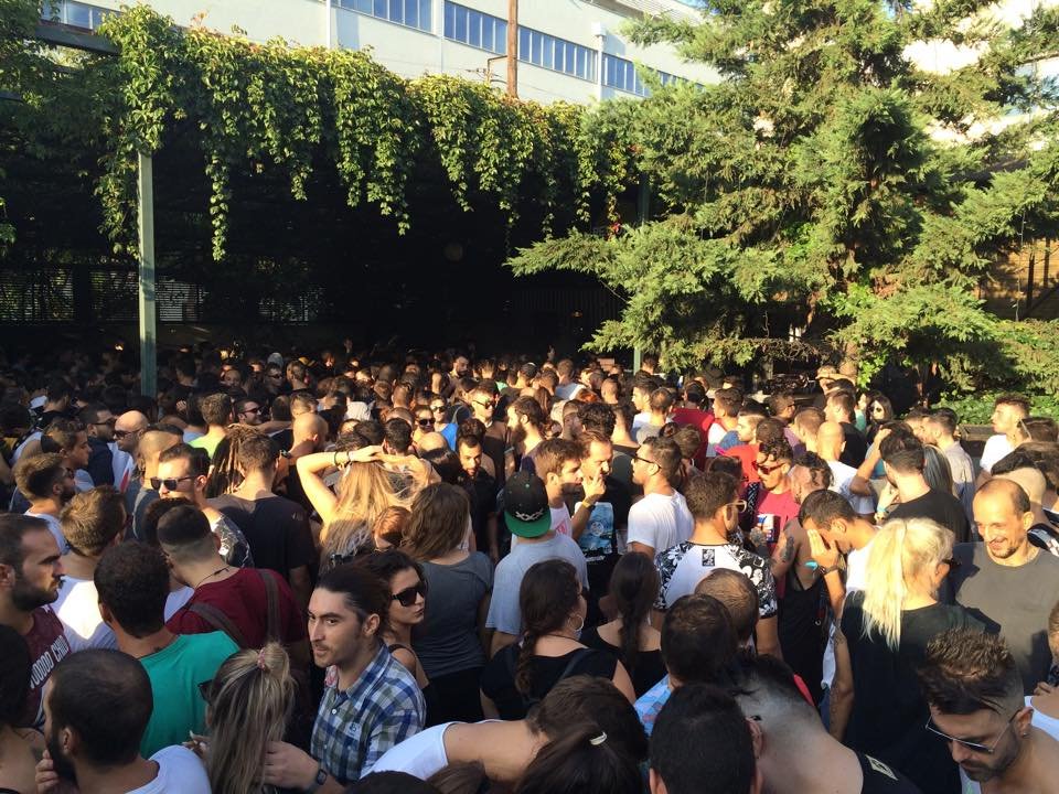 Την ώρα που άνοιξαν οι κάλπες οι Θεσσαλονικείς έκαναν πάρτι [εικόνες] | iefimerida.gr 2