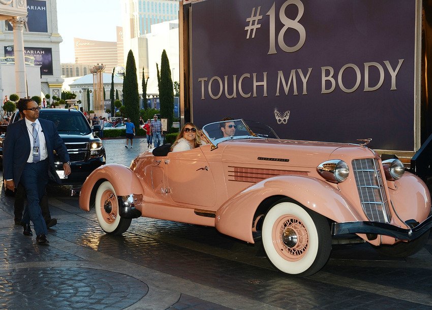 Βασίλισσα του κιτς η Κάρεϊ στο Λας Βέγκας -Πώς την υποδέχθηκαν [εικόνες] | iefimerida.gr 1