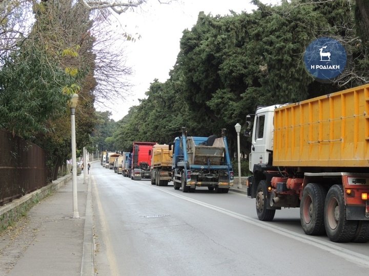 Πλημμύρισε και η Ρόδος από τη διαδήλωση για την απεργία [εικόνες] | iefimerida.gr 4
