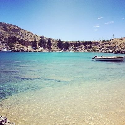 Βρετανίδες γυρίζουν κλιπ στη Ρόδο και σαρώνουν [βίντεο] | iefimerida.gr 4