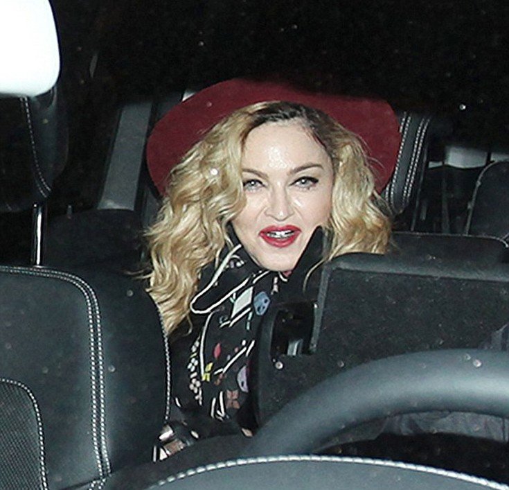 Μαντόνα: Με μεταλλική «μασέλα» η βασίλισσα της ποπ [εικόνες]  | iefimerida.gr 0