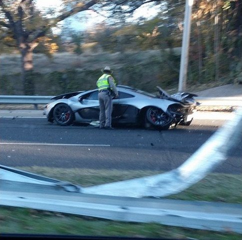 Εδωσε μια περιουσία για μία McLaren και την κατέστρεψε μέσα σε 24 ώρες [εικόνες] | iefimerida.gr 0