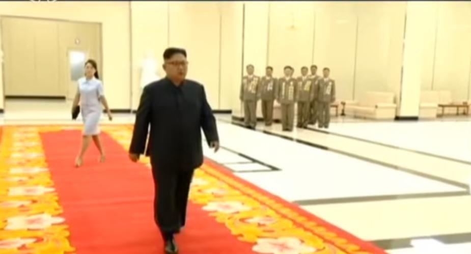 Η σύζυγος του Κιμ Γιονγκ Ουν εμφανίστηκε ξανά, μετά από πολλούς μήνες [βίντεο] | iefimerida.gr 0